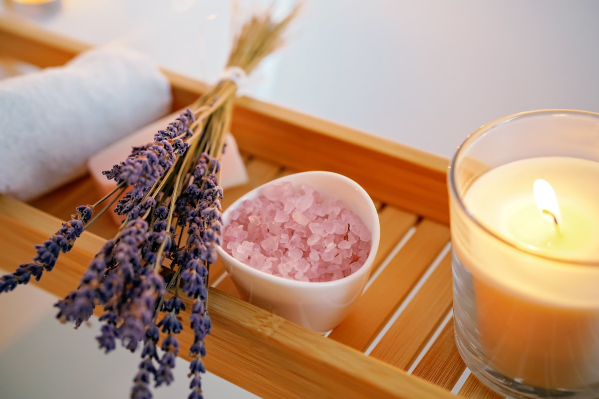 Slideshow image of lavender salt